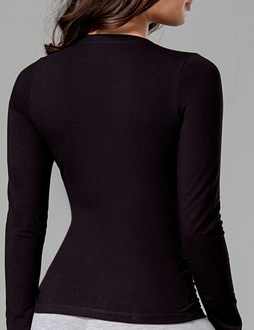 Camiseta cuello V Diane (4306) - Image 2